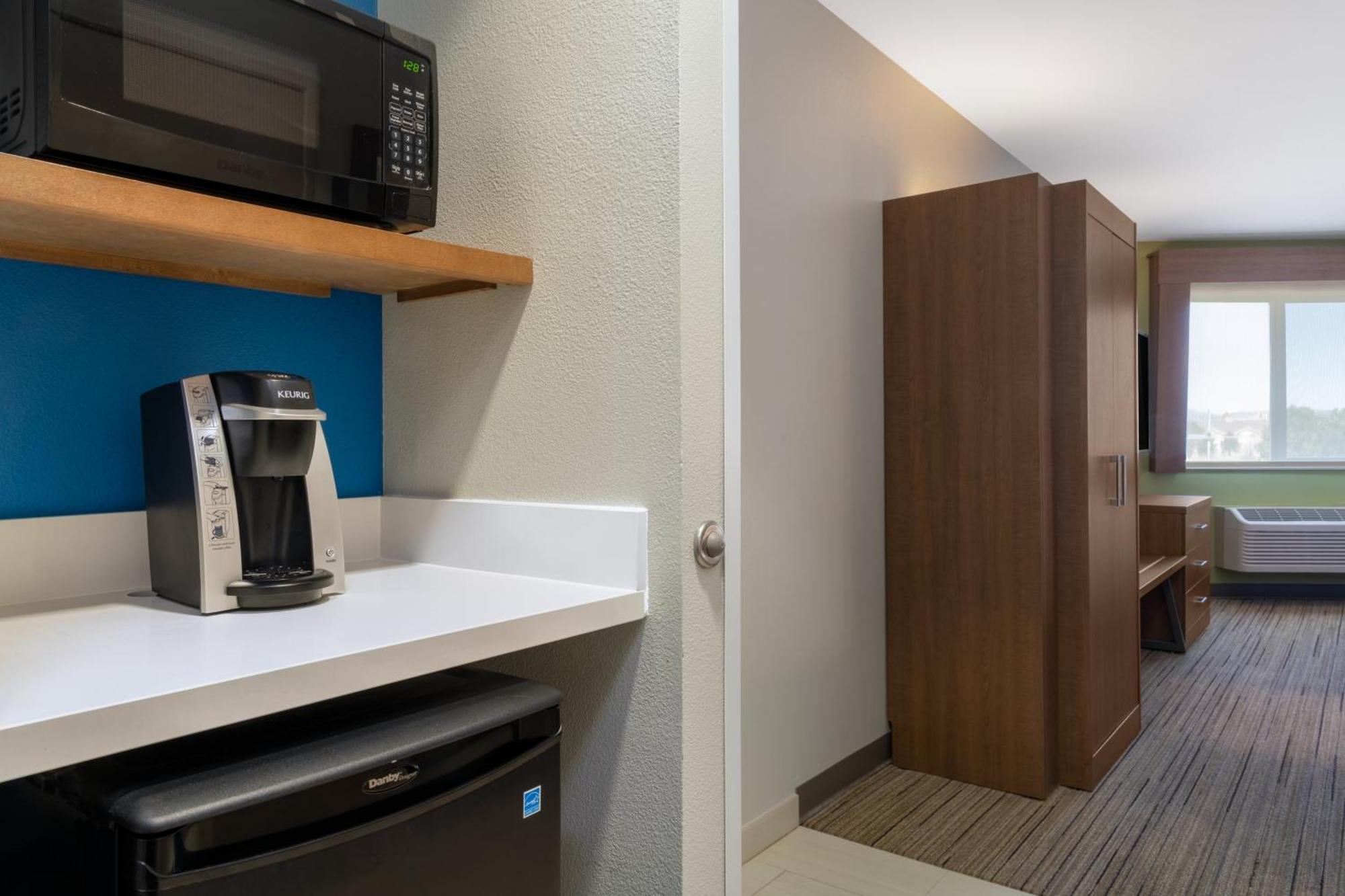 Holiday Inn Express & Suites Colorado Springs-Airport By Ihg Kültér fotó